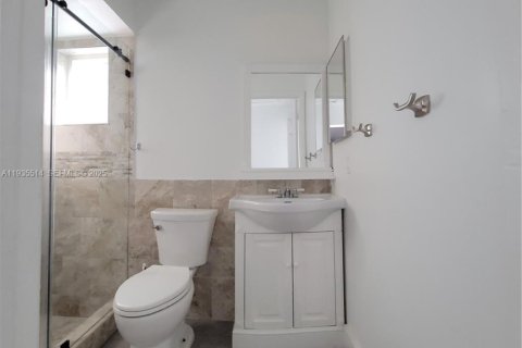 Casa en venta en Cutler Bay, Florida, 3 dormitorios, 108.32 m2 № 1993755 - foto 27