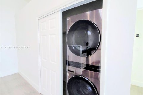 Casa en venta en Cutler Bay, Florida, 3 dormitorios, 108.32 m2 № 1993755 - foto 29