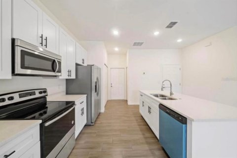 House in Ocala, Florida 3 bedrooms, 152.36 sq.m. № 2330232 - photo 4