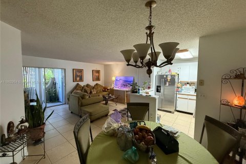 Copropriété à vendre à Doral, Floride: 3 chambres, 98.48 m2 № 1890174 - photo 3