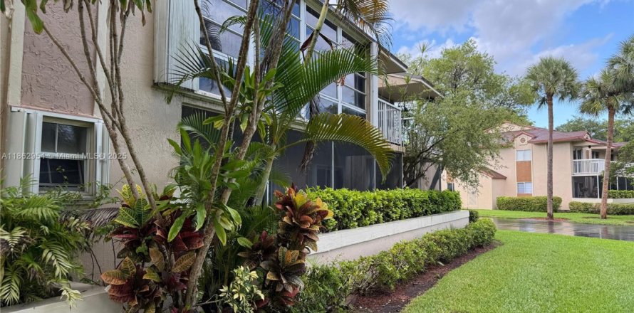 Condo à Doral, Floride, 3 chambres  № 1890174