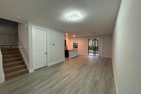 Adosado en alquiler en Coconut Creek, Florida, 3 dormitorios, 136.19 m2 № 1990339 - foto 24