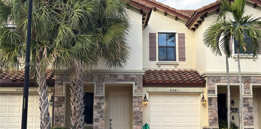 Adosado en Coconut Creek, Florida 3 dormitorios, 136.19 m2 № 1990339