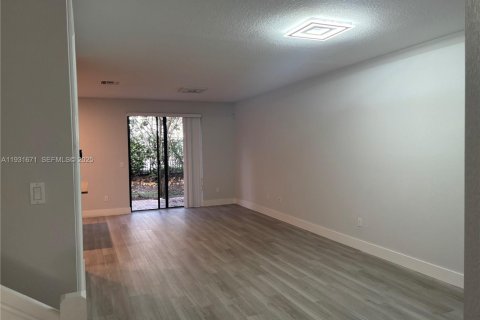Adosado en alquiler en Coconut Creek, Florida, 3 dormitorios, 136.19 m2 № 1990339 - foto 5