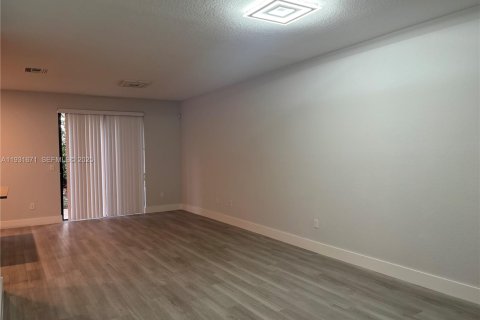 Adosado en alquiler en Coconut Creek, Florida, 3 dormitorios, 136.19 m2 № 1990339 - foto 18