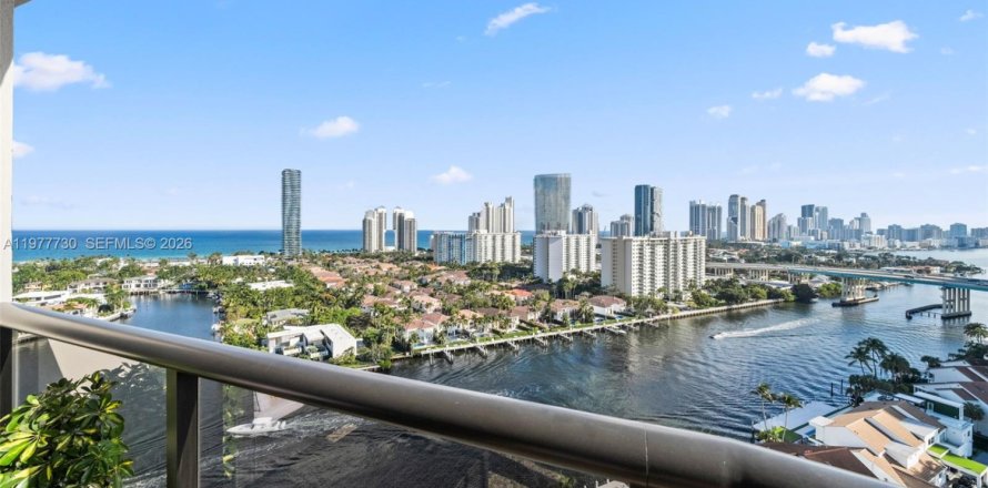 Кондоминиум с 2 спальнями в Авентура, Флорида № 2042351