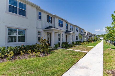 Townhouse in Orlando, Florida 3 bedrooms, 151.15 sq.m. № 2207917 - photo 3