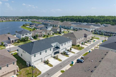 Townhouse in Orlando, Florida 3 bedrooms, 151.15 sq.m. № 2207917 - photo 30