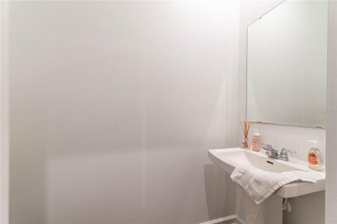 Townhouse in Orlando, Florida 3 bedrooms, 151.15 sq.m. № 2207917 - photo 14