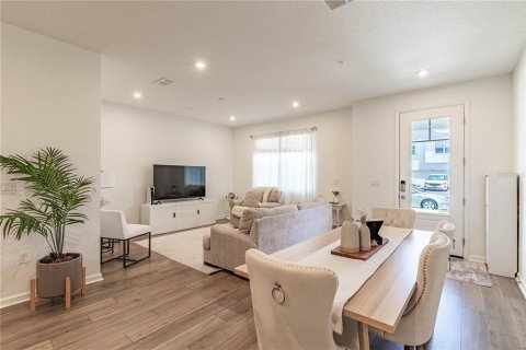 Townhouse in Orlando, Florida 3 bedrooms, 151.15 sq.m. № 2207917 - photo 6