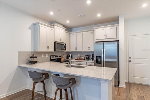 Townhouse in Orlando, Florida 3 bedrooms, 151.15 sq.m. № 2207917 - photo 11