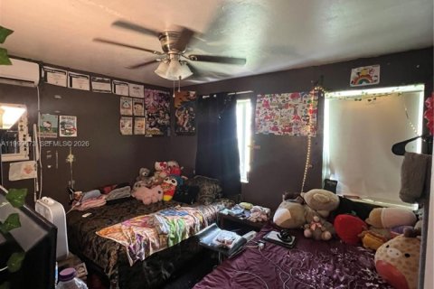 House in Opa-locka, Florida 2 bedrooms, 75.16 sq.m. № 2065253 - photo 14