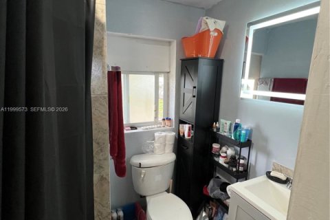 House in Opa-locka, Florida 2 bedrooms, 75.16 sq.m. № 2065253 - photo 19