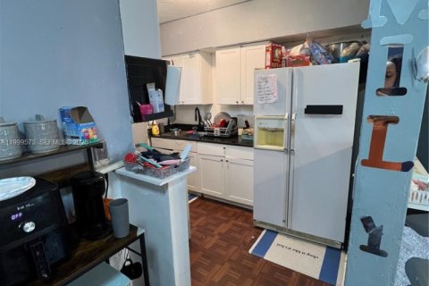 House in Opa-locka, Florida 2 bedrooms, 75.16 sq.m. № 2065253 - photo 17