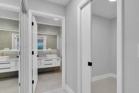 Купить виллу или дом в Делрей-Бич, Флорида 2 спальни, 151.24м2, № 1929228 - фото 27