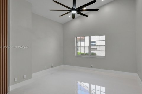 Купить виллу или дом в Делрей-Бич, Флорида 2 спальни, 151.24м2, № 1929228 - фото 17