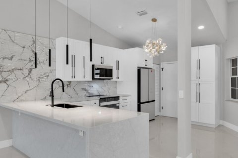 Купить виллу или дом в Делрей-Бич, Флорида 2 спальни, 151.24м2, № 1929228 - фото 1