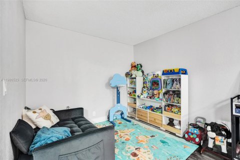 Townhouse in Tamarac, Florida 2 bedrooms, 133.78 sq.m. № 2052330 - photo 22