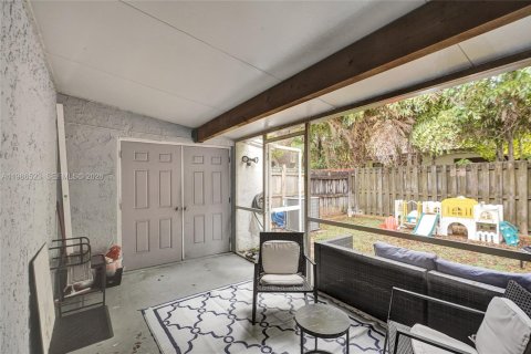 Townhouse in Tamarac, Florida 2 bedrooms, 133.78 sq.m. № 2052330 - photo 23