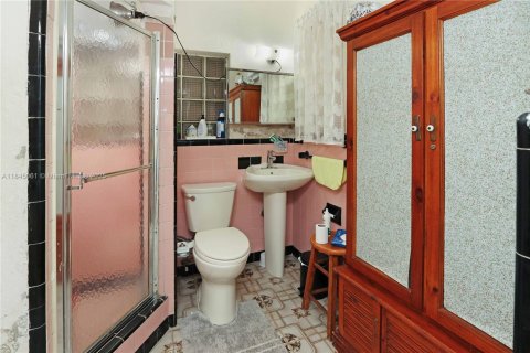 Commercial property in Hialeah, Florida № 1840775 - photo 23