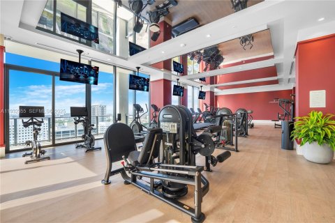 Condo in Miami, Florida, 2 bedrooms  № 1992708 - photo 22