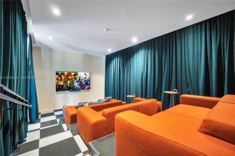 Condo in Miami, Florida, 2 bedrooms  № 1992708 - photo 14