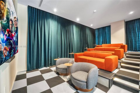 Condo in Miami, Florida, 2 bedrooms  № 1992708 - photo 15