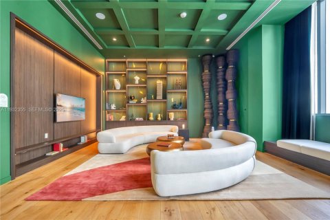 Condo in Miami, Florida, 2 bedrooms  № 1992708 - photo 12