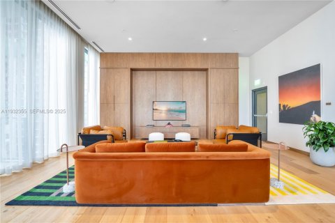 Condo in Miami, Florida, 2 bedrooms  № 1992708 - photo 5