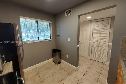 Copropriété à vendre à Miami, Floride: 1 chambre, 62.24 m2 № 1987944 - photo 10
