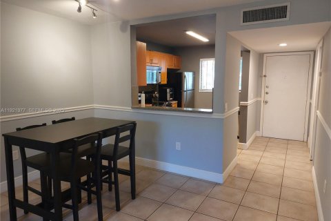 Copropriété à vendre à Miami, Floride: 1 chambre, 62.24 m2 № 1987944 - photo 17