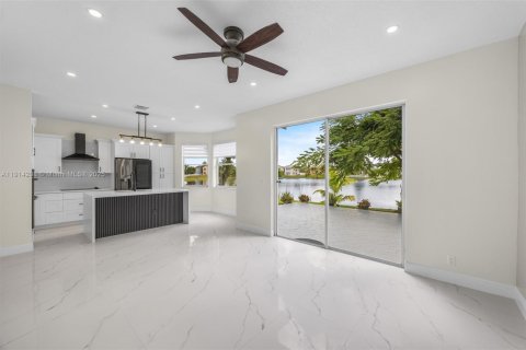 Villa ou maison à vendre à Miramar, Floride: 4 chambres, 190.08 m2 № 1969893 - photo 15