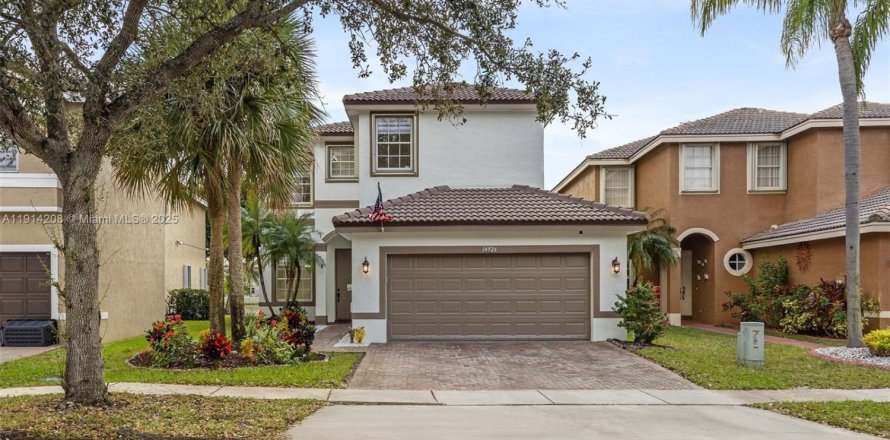 Villa ou maison à Miramar, Floride 4 chambres, 190.08 m2 № 1969893