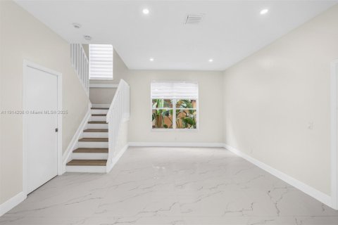 Villa ou maison à vendre à Miramar, Floride: 4 chambres, 190.08 m2 № 1969893 - photo 8