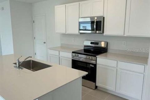 Casa en alquiler en Lake Wales, Florida, 4 dormitorios, 174.1 m2 № 2098507 - foto 3