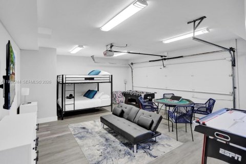 Villa ou maison à vendre à Deerfield Beach, Floride: 6 chambres, 282.05 m2 № 1995840 - photo 21