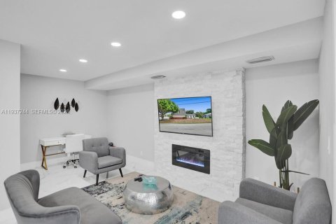 Villa ou maison à vendre à Deerfield Beach, Floride: 6 chambres, 282.05 m2 № 1995840 - photo 14