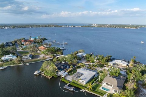 House in Bradenton, Florida 4 bedrooms, 306.02 sq.m. № 1898670 - photo 19