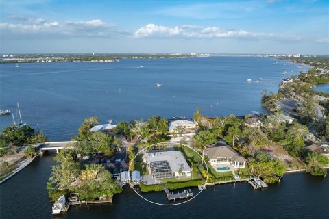 House in Bradenton, Florida 4 bedrooms, 306.02 sq.m. № 1898670 - photo 18