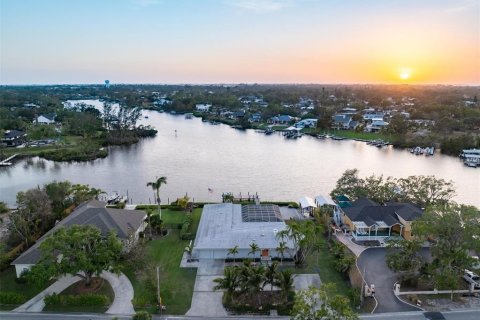 House in Bradenton, Florida 4 bedrooms, 306.02 sq.m. № 1898670 - photo 25