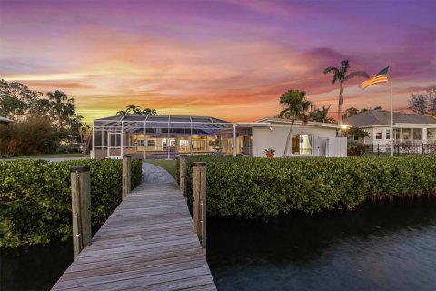 House in Bradenton, Florida 4 bedrooms, 306.02 sq.m. № 1898670 - photo 7