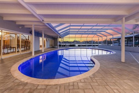 House in Bradenton, Florida 4 bedrooms, 306.02 sq.m. № 1898670 - photo 8