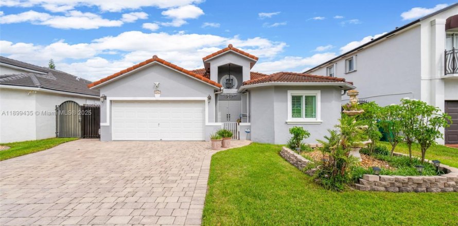 Casa en Hialeah, Florida 3 dormitorios, 147.44 m2 № 1950838