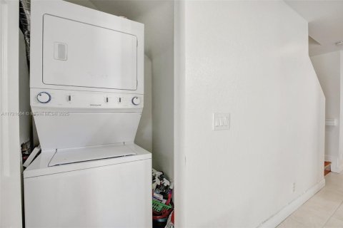 Adosado en venta en Miramar, Florida, 2 dormitorios, 120.4 m2 № 1715306 - foto 26