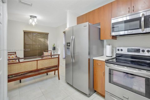 Adosado en venta en Miramar, Florida, 2 dormitorios, 120.4 m2 № 1715306 - foto 11