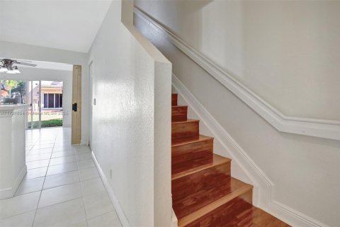 Adosado en venta en Miramar, Florida, 2 dormitorios, 120.4 m2 № 1715306 - foto 9