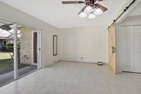Adosado en venta en Miramar, Florida, 2 dormitorios, 120.4 m2 № 1715306 - foto 24