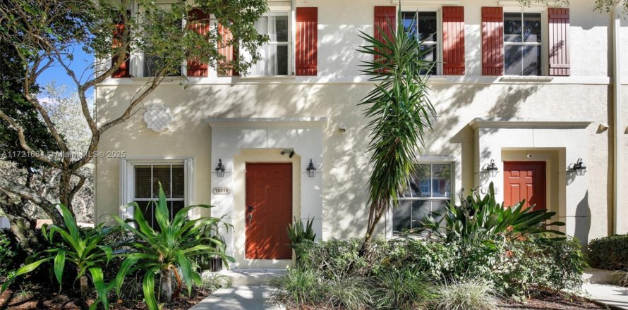 Adosado en Miramar, Florida 2 dormitorios, 120.4 m2 № 1715306