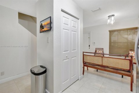 Adosado en venta en Miramar, Florida, 2 dormitorios, 120.4 m2 № 1715306 - foto 12