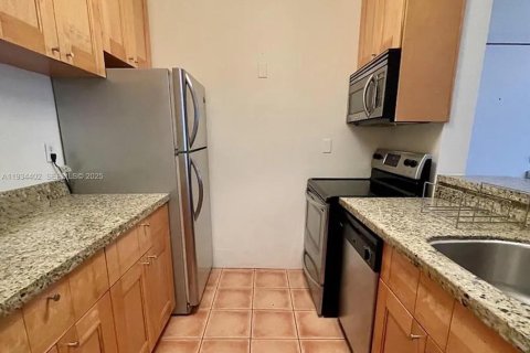 Condominio en alquiler en Miami Beach, Florida, 1 dormitorio, 48.31 m2 № 1993911 - foto 4